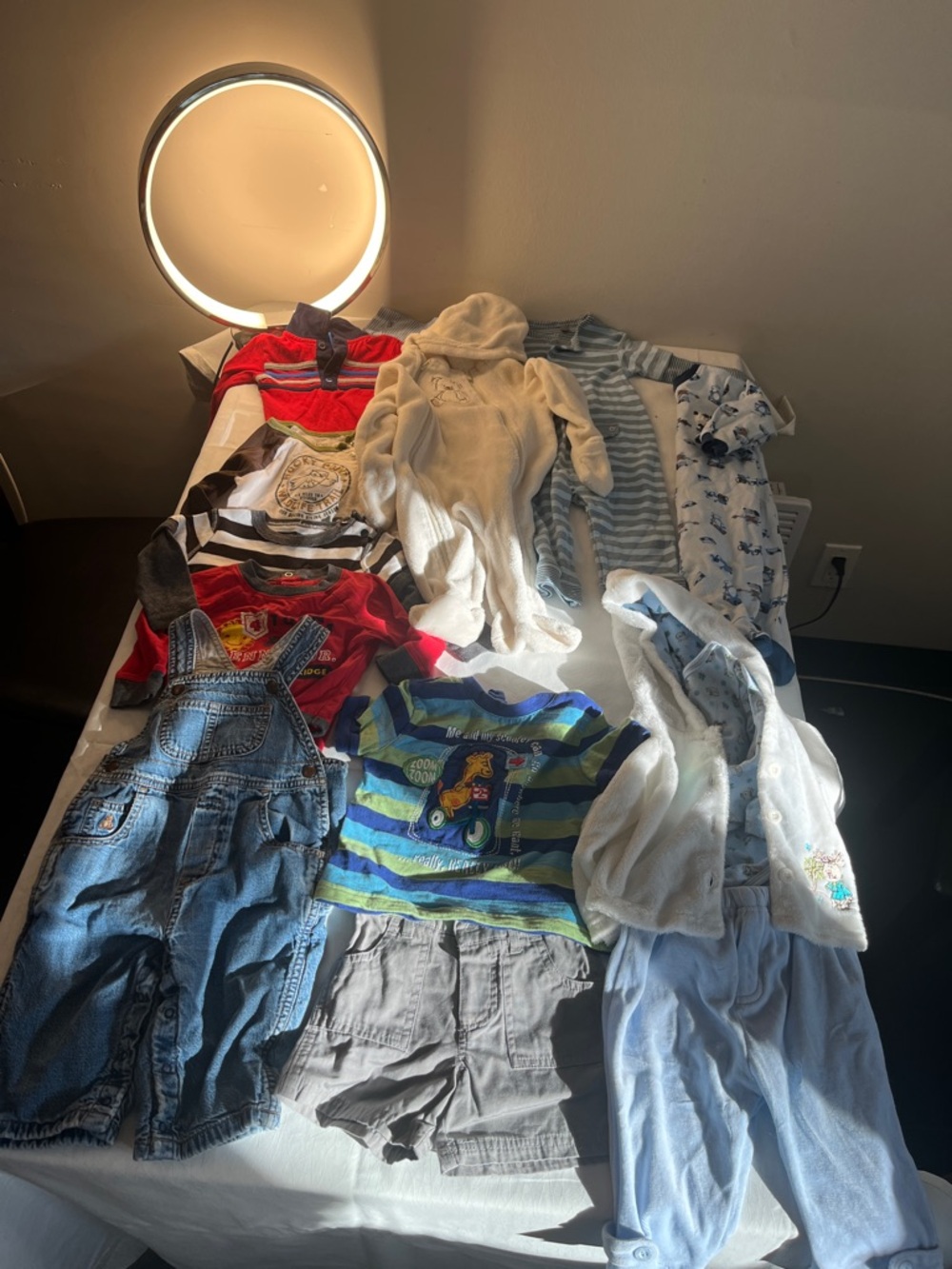 Bundle 6-9 to 12 monthsGAP overhaul  Baby Outfit and pyjamas